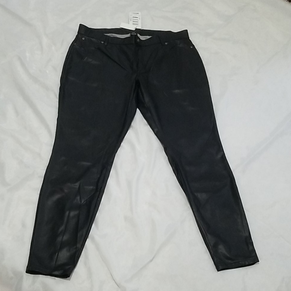 HUE black leatherette leggings